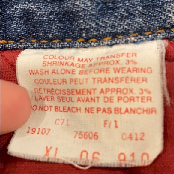 Vintage Levi’s Quilted Trucker Jean Jacket - 90s vibe! - Picture 5 of 7